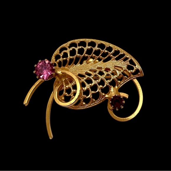 Dainty Vintage Gold Tone Filigree Leaf Brooch With Pink and Purple Rhinestones - Picture 2 of 9